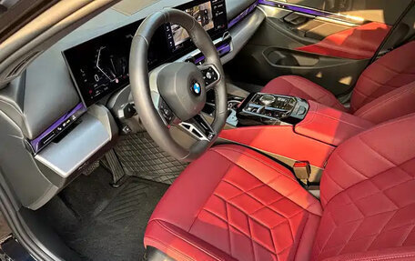 BMW 5 серия, 2025 год, 7 560 998 рублей, 10 фотография