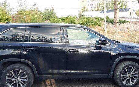 Toyota Highlander III, 2019 год, 3 000 000 рублей, 4 фотография