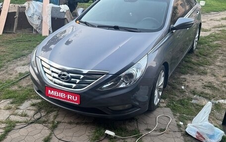 Hyundai Sonata VI, 2012 год, 1 050 000 рублей, 2 фотография