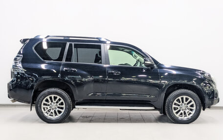 Toyota Land Cruiser Prado 150 рестайлинг 2, 2017 год, 4 220 000 рублей, 4 фотография