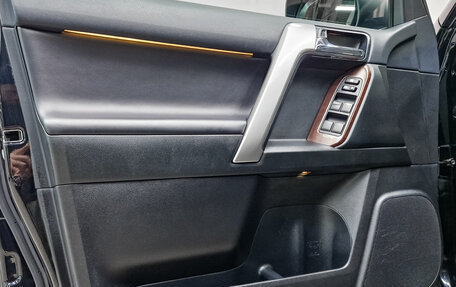 Toyota Land Cruiser Prado 150 рестайлинг 2, 2017 год, 4 220 000 рублей, 18 фотография