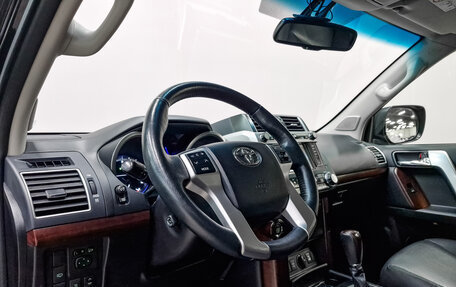 Toyota Land Cruiser Prado 150 рестайлинг 2, 2017 год, 4 220 000 рублей, 15 фотография