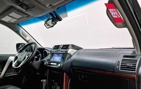 Toyota Land Cruiser Prado 150 рестайлинг 2, 2017 год, 4 220 000 рублей, 13 фотография