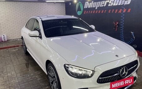 Mercedes-Benz E-Класс, 2021 год, 5 000 000 рублей, 3 фотография