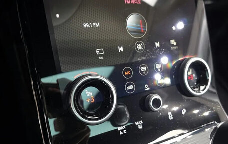 Land Rover Range Rover Evoque II, 2023 год, 3 700 000 рублей, 10 фотография