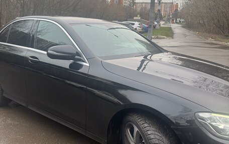 Mercedes-Benz E-Класс, 2020 год, 4 500 000 рублей, 8 фотография