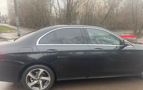 Mercedes-Benz E-Класс, 2020 год, 4 500 000 рублей, 9 фотография
