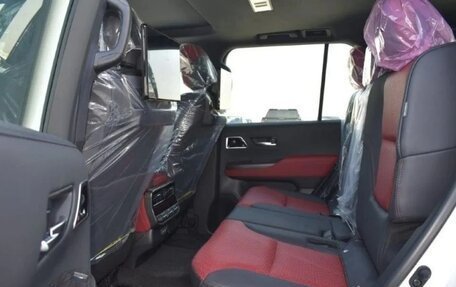 Toyota Land Cruiser, 2024 год, 12 900 000 рублей, 9 фотография