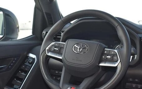 Toyota Land Cruiser, 2024 год, 12 900 000 рублей, 19 фотография