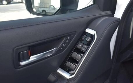 Toyota Land Cruiser, 2024 год, 12 900 000 рублей, 20 фотография