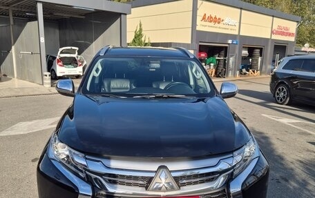 Mitsubishi Pajero Sport III рестайлинг, 2019 год, 2 900 000 рублей, 2 фотография