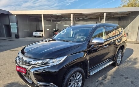 Mitsubishi Pajero Sport III рестайлинг, 2019 год, 2 900 000 рублей, 3 фотография