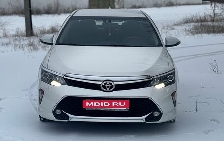 Toyota Camry, 2017 год, 3 400 000 рублей, 2 фотография