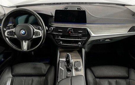 BMW 5 серия, 2019 год, 3 600 000 рублей, 19 фотография