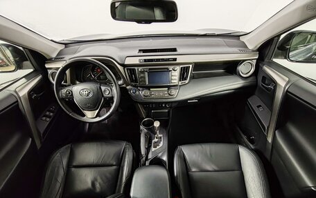 Toyota RAV4, 2014 год, 1 990 000 рублей, 14 фотография