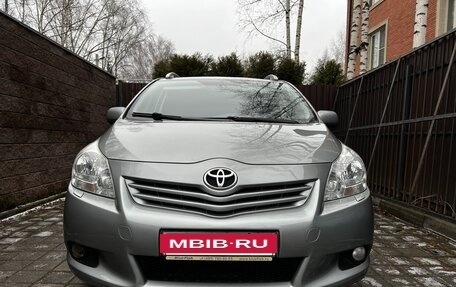 Toyota Verso I, 2010 год, 1 185 000 рублей, 2 фотография