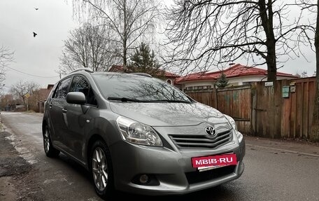 Toyota Verso I, 2010 год, 1 185 000 рублей, 8 фотография