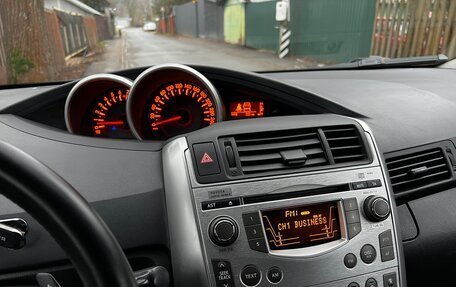 Toyota Verso I, 2010 год, 1 185 000 рублей, 26 фотография