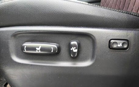 Toyota Land Cruiser 200, 2012 год, 3 200 000 рублей, 31 фотография