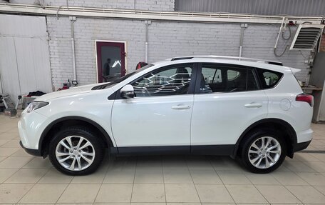 Toyota RAV4, 2017 год, 2 400 000 рублей, 3 фотография