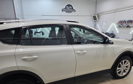 Toyota RAV4, 2017 год, 2 400 000 рублей, 7 фотография