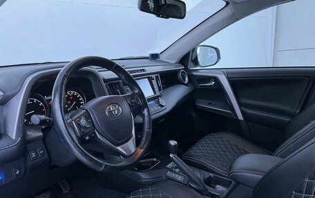 Toyota RAV4, 2018 год, 2 350 000 рублей, 11 фотография
