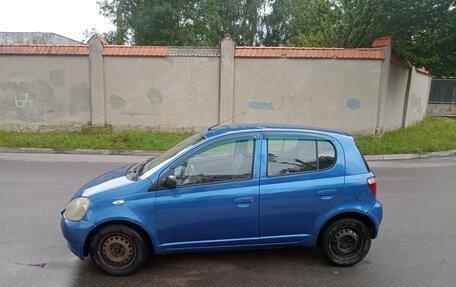 Toyota Yaris I рестайлинг, 2001 год, 350 000 рублей, 1 фотография