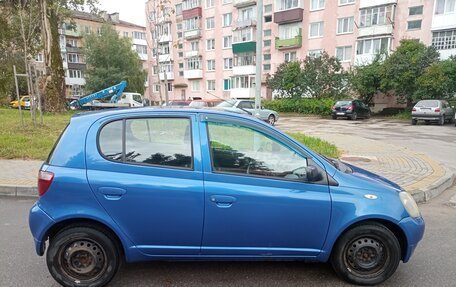 Toyota Yaris I рестайлинг, 2001 год, 350 000 рублей, 2 фотография
