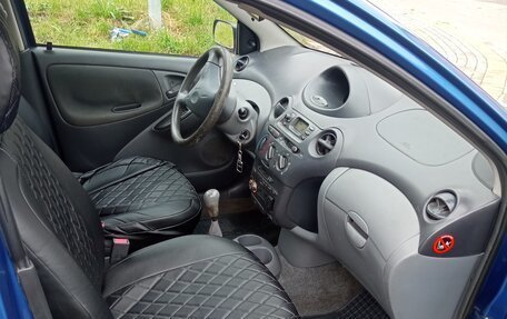 Toyota Yaris I рестайлинг, 2001 год, 350 000 рублей, 6 фотография