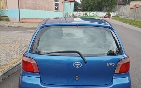 Toyota Yaris I рестайлинг, 2001 год, 350 000 рублей, 4 фотография