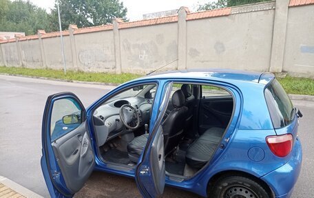 Toyota Yaris I рестайлинг, 2001 год, 350 000 рублей, 9 фотография