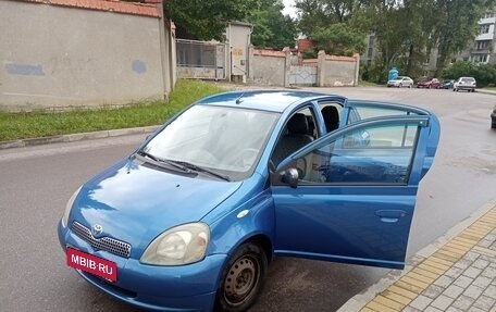 Toyota Yaris I рестайлинг, 2001 год, 350 000 рублей, 8 фотография