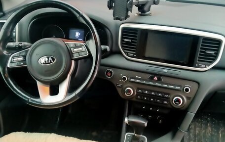 KIA Sportage IV рестайлинг, 2018 год, 2 630 000 рублей, 13 фотография