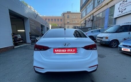 Hyundai Solaris II рестайлинг, 2018 год, 900 000 рублей, 2 фотография
