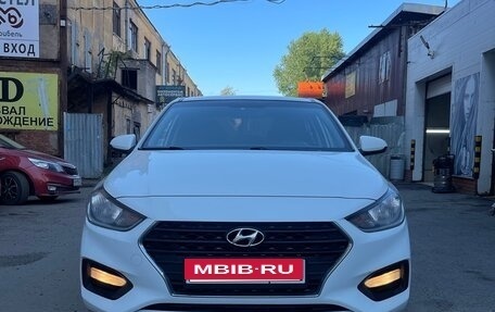 Hyundai Solaris II рестайлинг, 2018 год, 900 000 рублей, 4 фотография