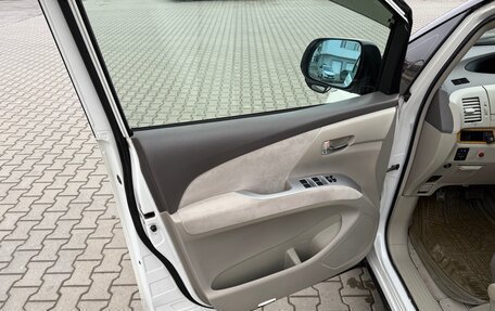 Toyota Previa III, 2006 год, 1 490 000 рублей, 18 фотография