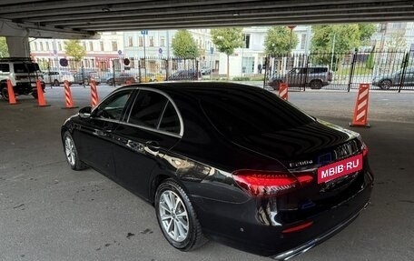 Mercedes-Benz E-Класс, 2021 год, 3 100 000 рублей, 5 фотография