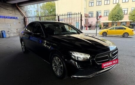Mercedes-Benz E-Класс, 2021 год, 3 100 000 рублей, 4 фотография