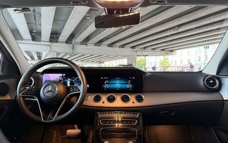 Mercedes-Benz E-Класс, 2021 год, 3 100 000 рублей, 10 фотография