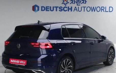 Volkswagen Golf VIII, 2023 год, 2 600 000 рублей, 2 фотография