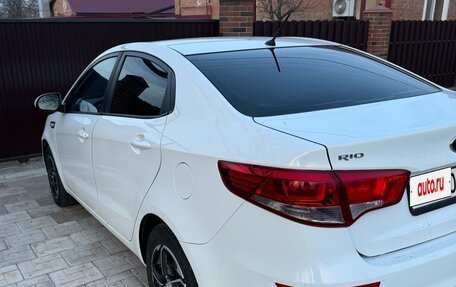 KIA Rio III рестайлинг, 2016 год, 950 000 рублей, 2 фотография