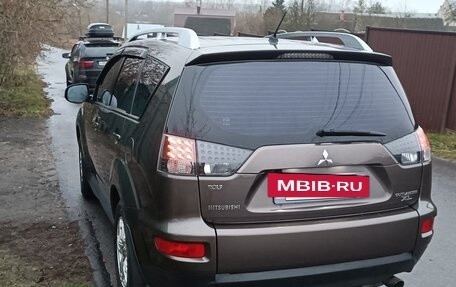 Mitsubishi Outlander III рестайлинг 3, 2009 год, 970 000 рублей, 4 фотография
