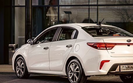 KIA Rio IV, 2020 год, 1 355 000 рублей, 8 фотография