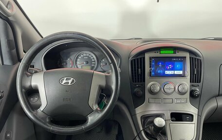 Hyundai H-1 II рестайлинг, 2008 год, 1 230 000 рублей, 12 фотография