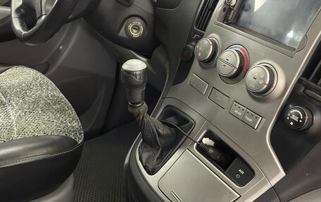 Hyundai H-1 II рестайлинг, 2008 год, 1 230 000 рублей, 17 фотография