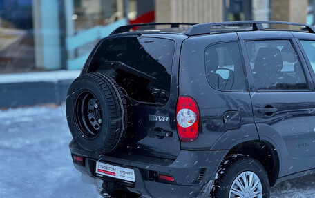 Chevrolet Niva I рестайлинг, 2018 год, 699 000 рублей, 6 фотография