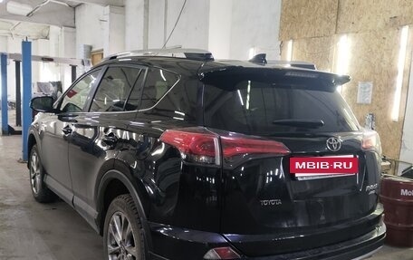 Toyota RAV4, 2017 год, 3 150 000 рублей, 2 фотография