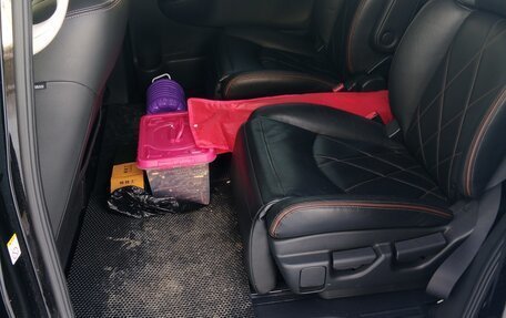 Nissan Elgrand III, 2019 год, 2 800 000 рублей, 10 фотография