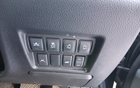 Nissan Elgrand III, 2019 год, 2 800 000 рублей, 8 фотография