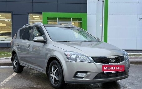 KIA cee'd I рестайлинг, 2010 год, 691 000 рублей, 3 фотография